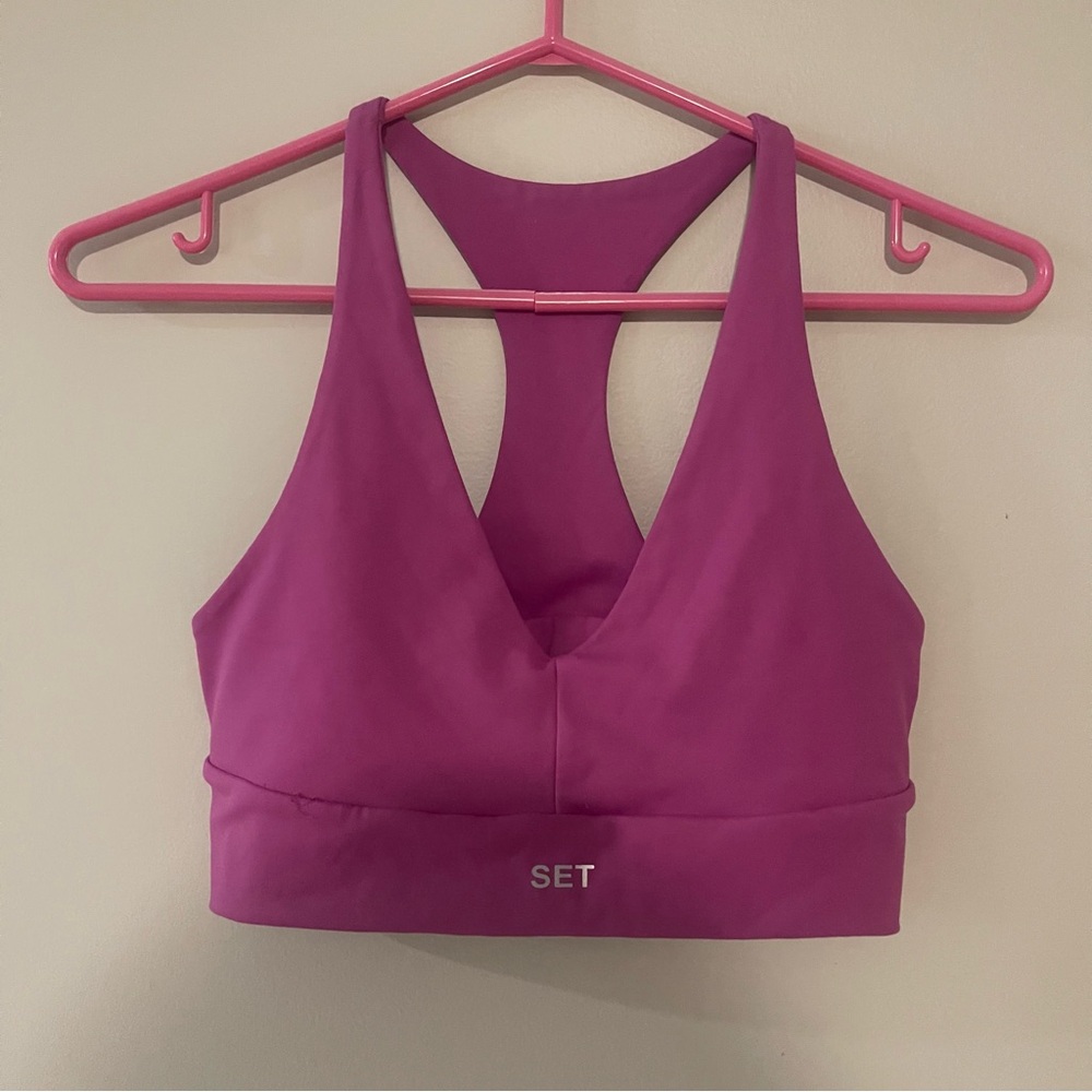 SET Active‎ Sculptflex Box Cut Sports Bra in the color Purple Passion